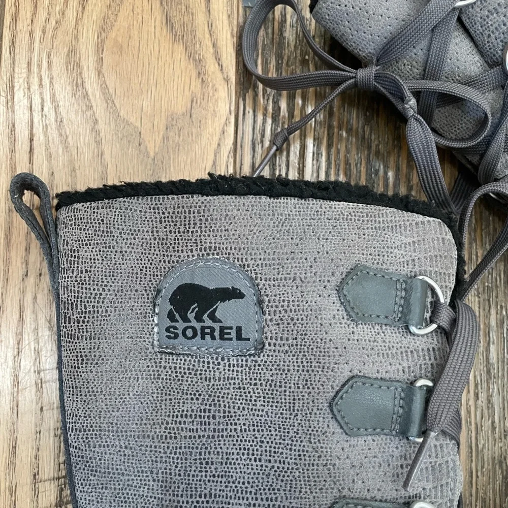 Sorel waterproof winter snow boots Wm 6